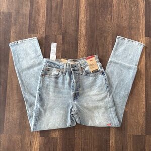 Levi's women’s wedgie straight leg